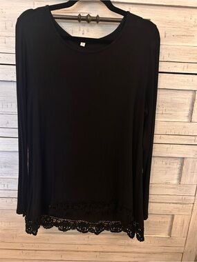 Women's Black Long-Sleeve Lace Hem Top